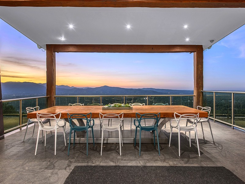 948 Mt Nebo Road, Jollys Lookout QLD 4520