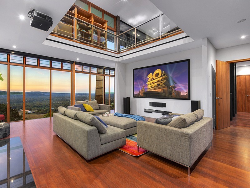 948 Mt Nebo Road, Jollys Lookout QLD 4520