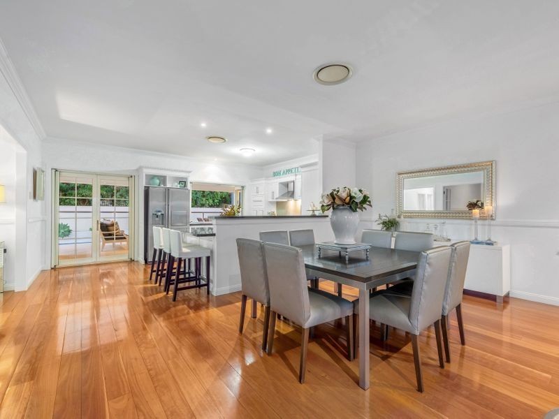 4 Merion Place, Carindale QLD 4152