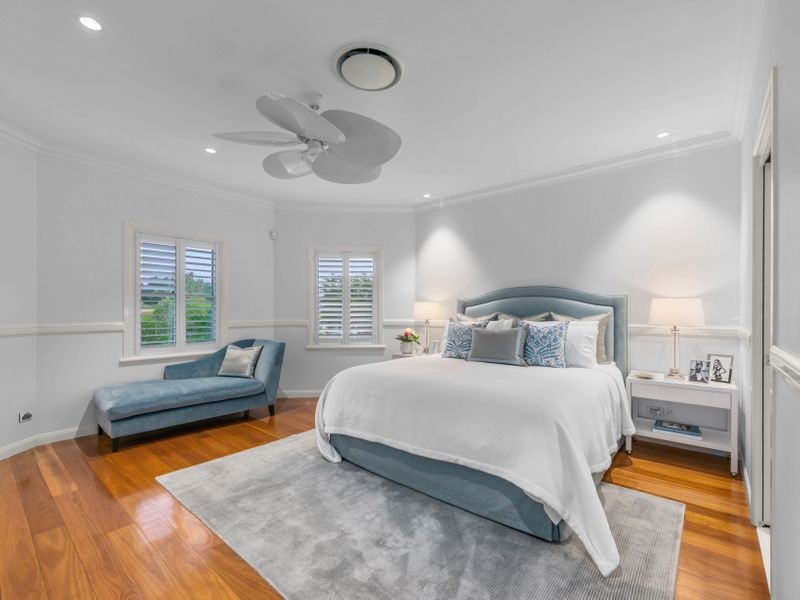 4 Merion Place, Carindale QLD 4152