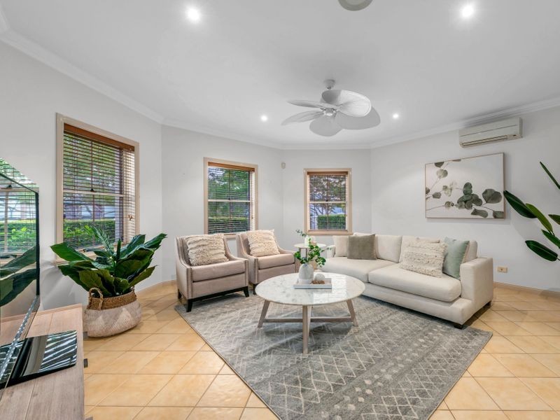 4 Merion Place, Carindale QLD 4152