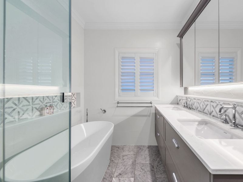 4 Merion Place, Carindale QLD 4152