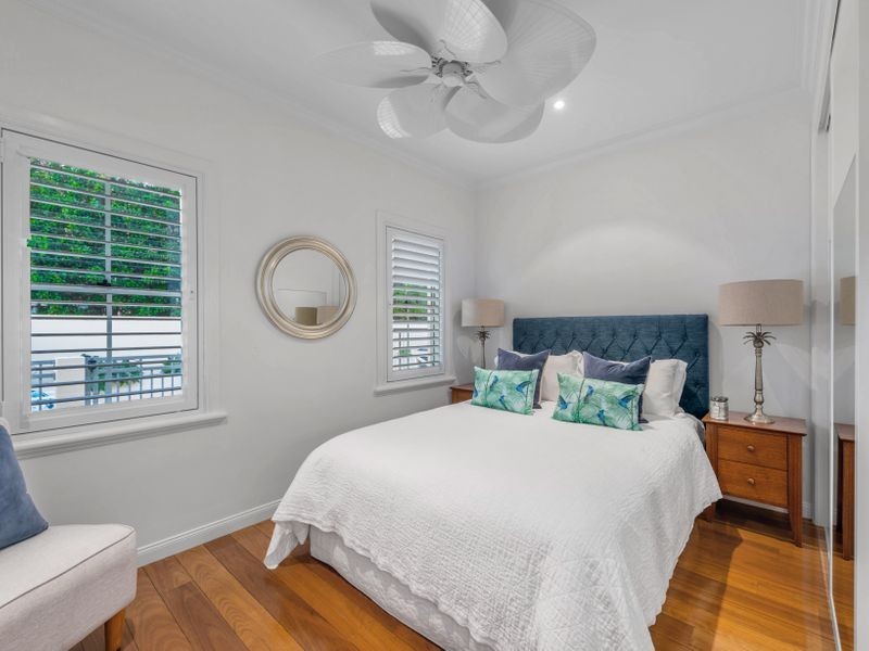 4 Merion Place, Carindale QLD 4152