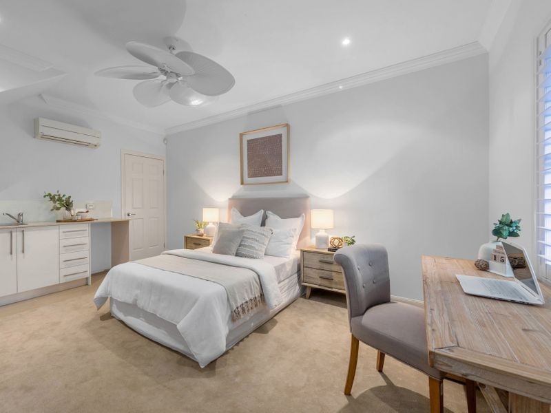 4 Merion Place, Carindale QLD 4152