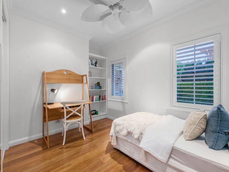 4 Merion Place, Carindale QLD 4152