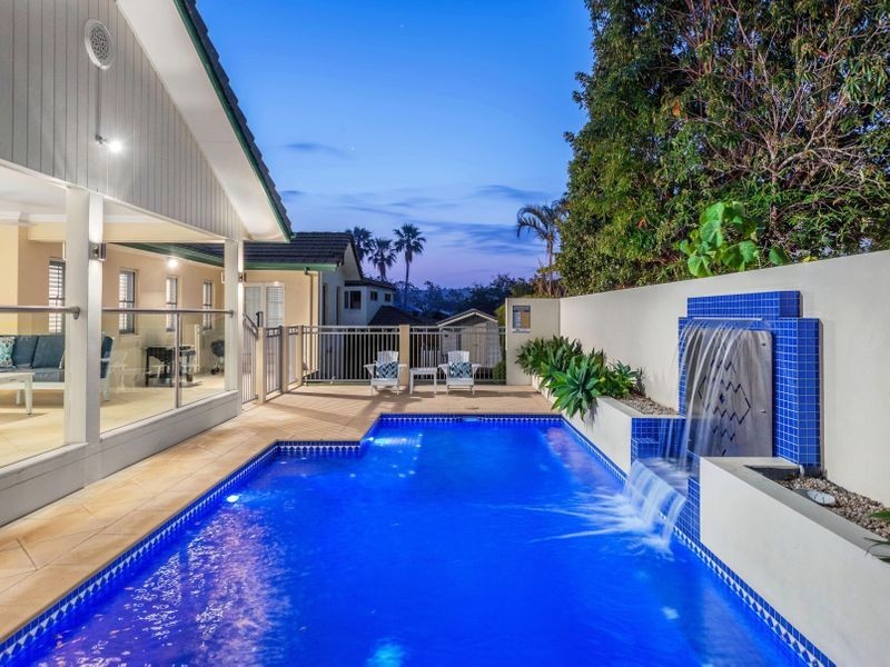 4 Merion Place, Carindale QLD 4152