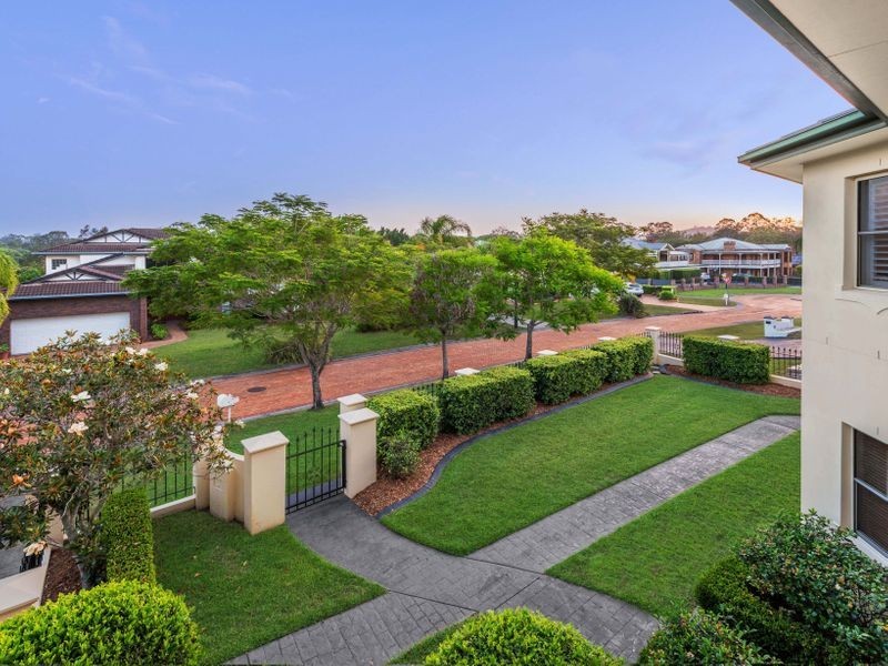 4 Merion Place, Carindale QLD 4152