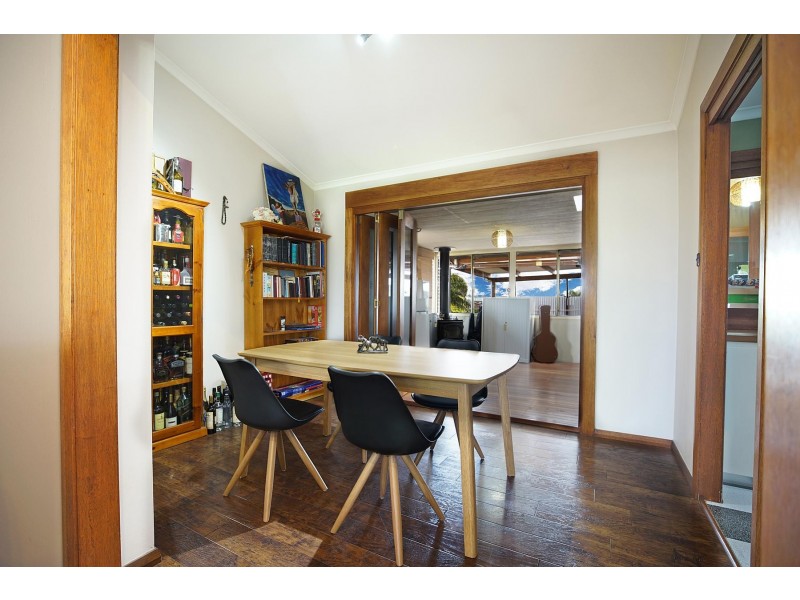 17 Lachlan Street, Bossley Park NSW 2176