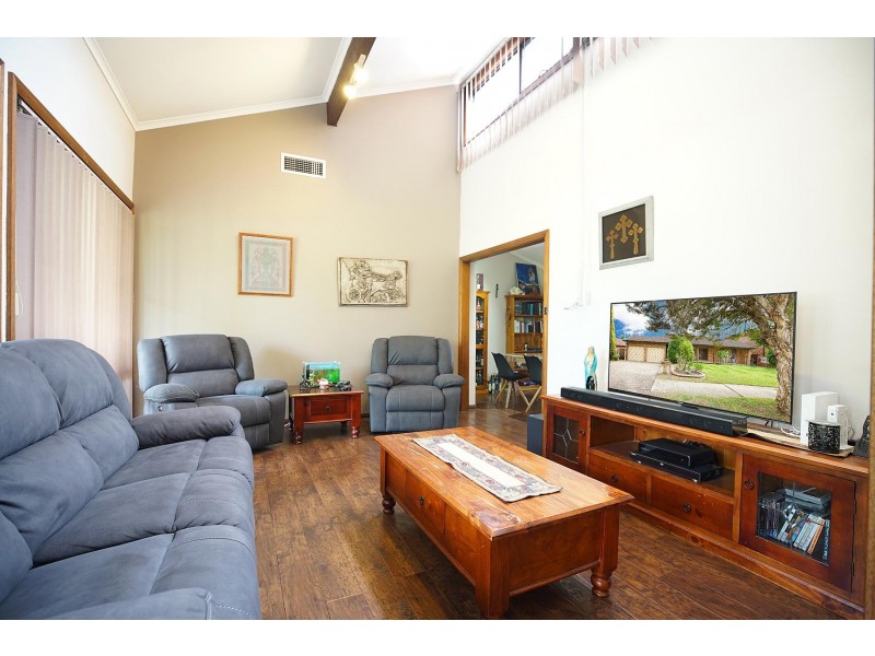 17 Lachlan Street, Bossley Park NSW 2176