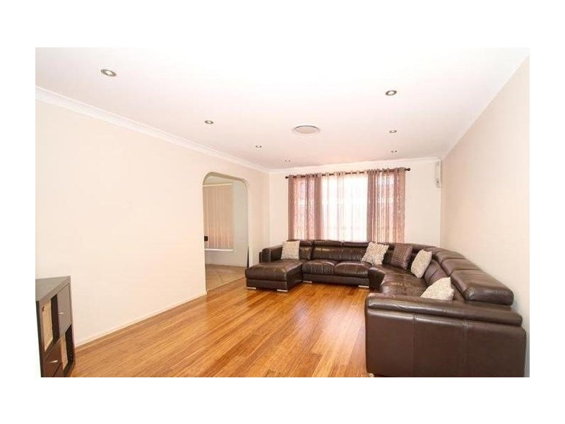 11 Yass Close, Prestons NSW 2170