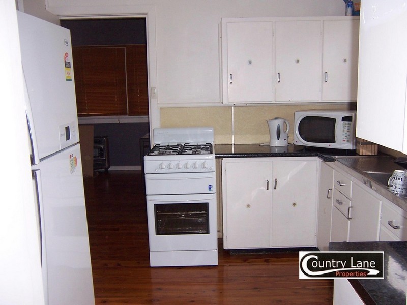 13 Thompson Avenue, St Marys NSW 2760