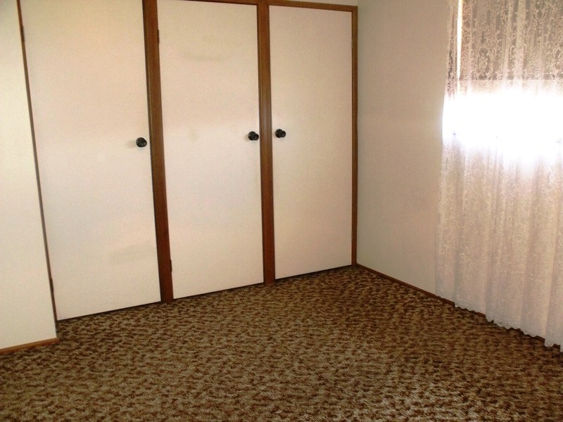 20A Apache Rd, Bossley Park NSW 2176