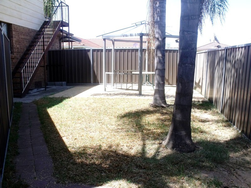 20A Apache Rd, Bossley Park NSW 2176