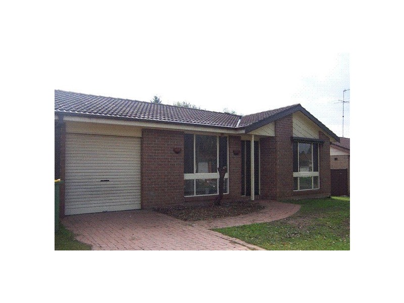 14 Henley Grove, St Clair NSW 2759