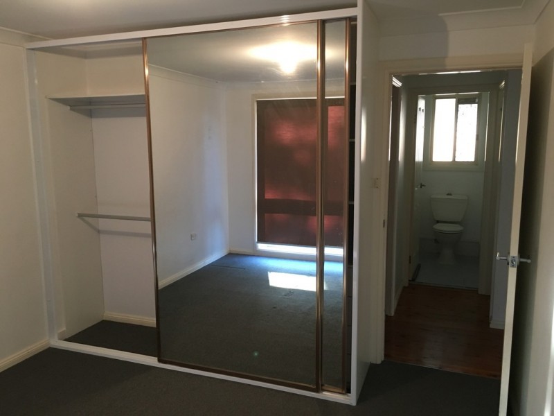 25 chardonnay Avenue, Eschol Park NSW 2558