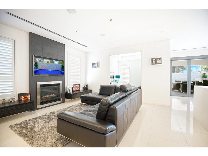 33A Bougainville Street, Bossley Park NSW 2176