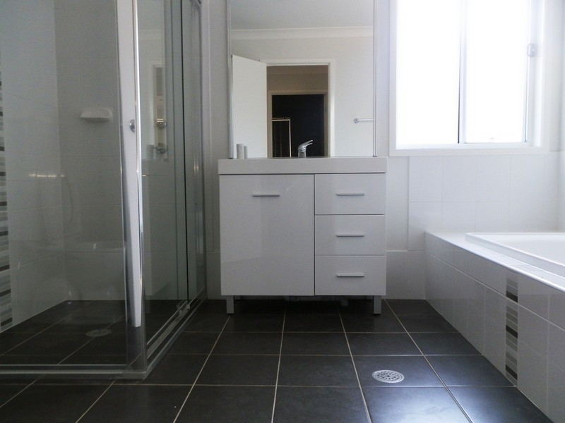 58 Bird Walton Avenue, Middleton Grange NSW 2171