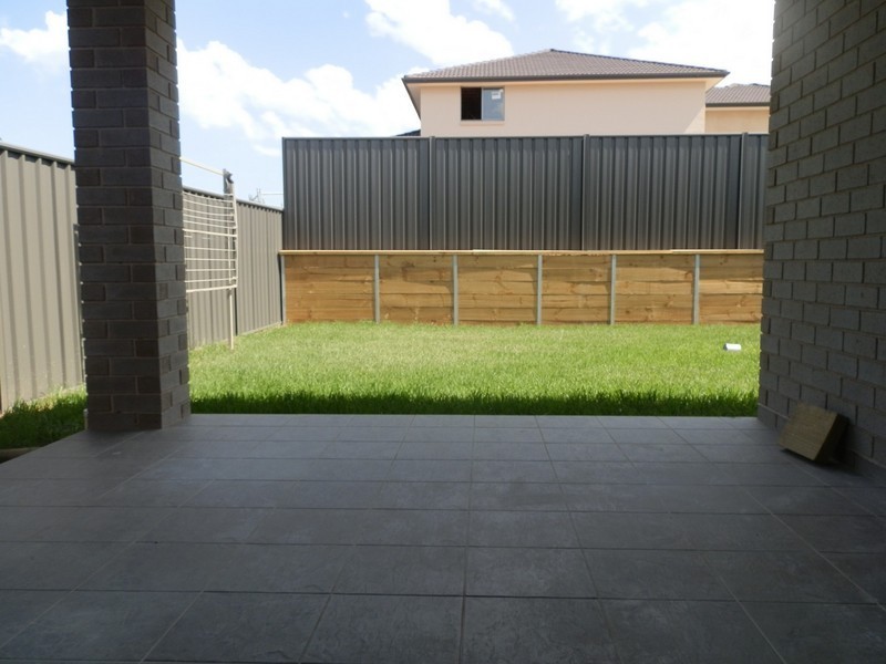 58 Bird Walton Avenue, Middleton Grange NSW 2171