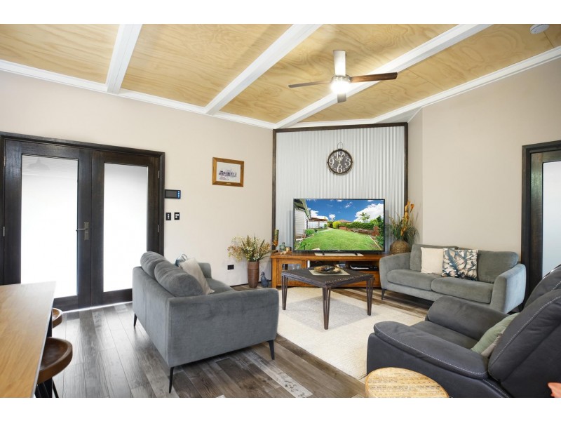 17 Lachlan Street, Bossley Park NSW 2176