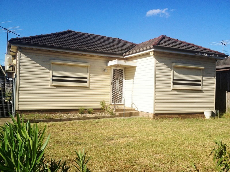 35 Margaret Street, Fairfield West NSW 2165