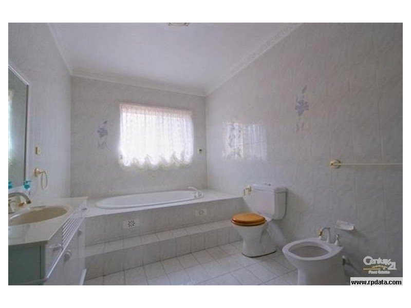 2 Sheoak Place, Bossley Park NSW 2176