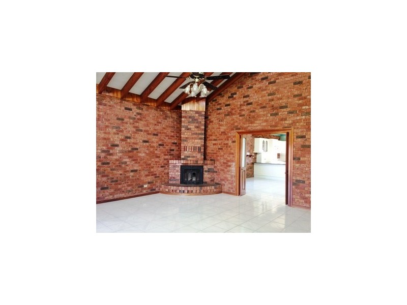 2 Sheoak Place, Bossley Park NSW 2176