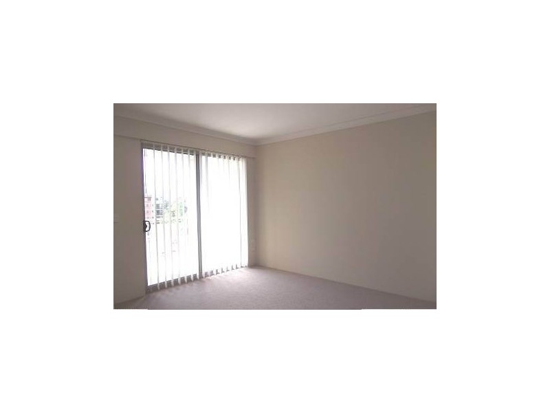 4/7 Bathurst, Liverpool NSW 2170