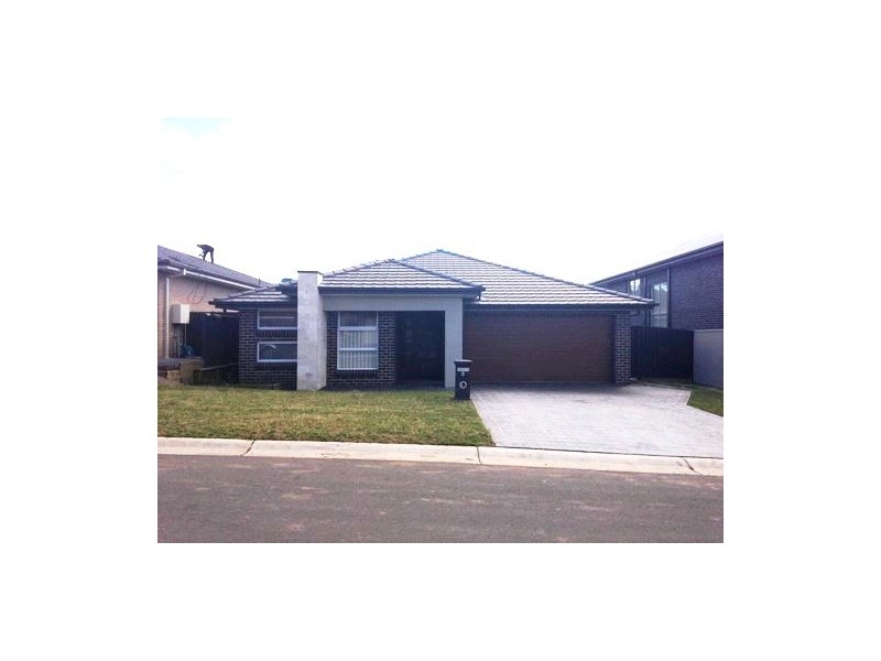 6  McMaster Street, Middleton Grange NSW 2171