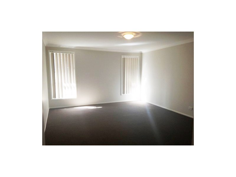 6  McMaster Street, Middleton Grange NSW 2171