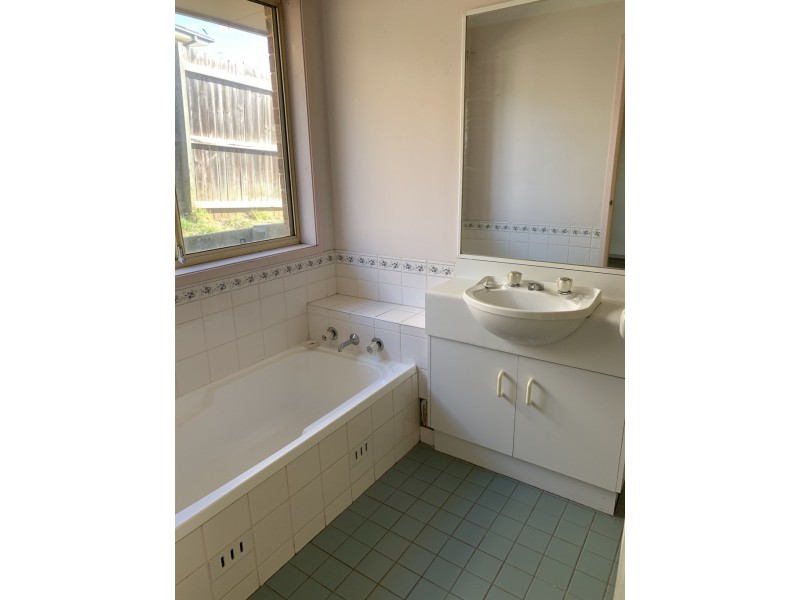 8A Cipolin close, Eagle Vale NSW 2558