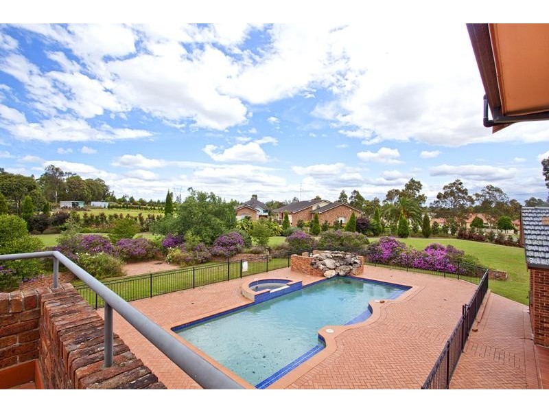 122 Capitol Hill Drive, Mount Vernon NSW 2178