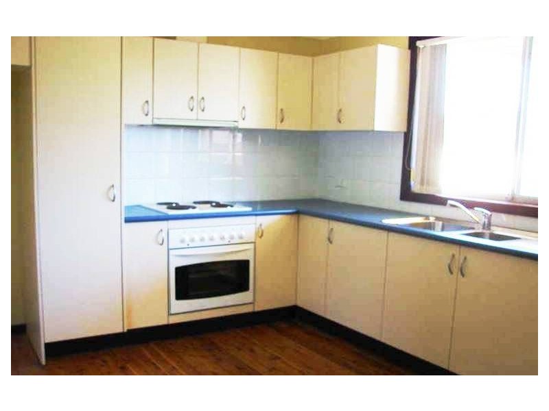 5 Agnew Close, Bossley Park NSW 2176