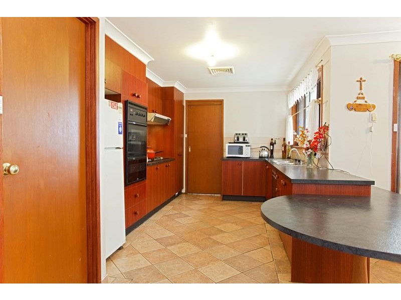 42 Castlereagh Street, Bossley Park NSW 2176