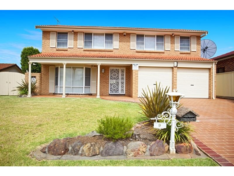 9 Mohawk Cres, Greenfield Park NSW 2176