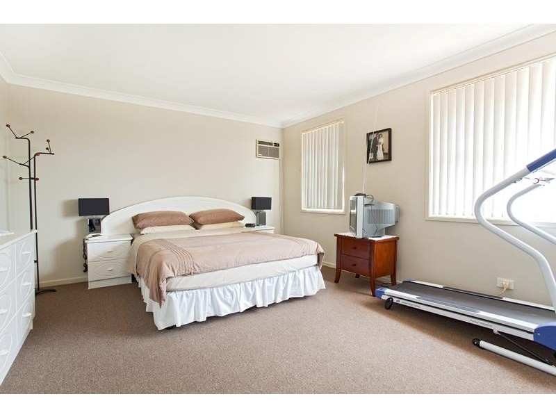 9 Mohawk Cres, Greenfield Park NSW 2176