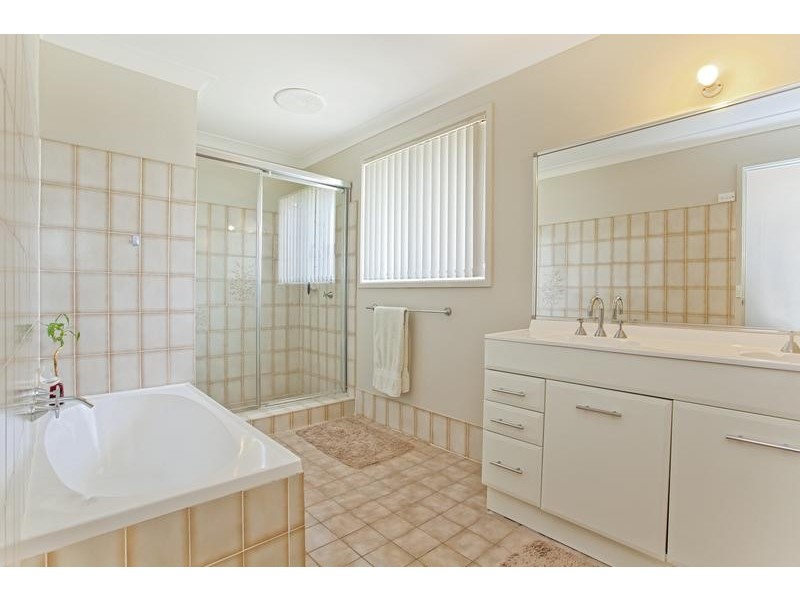 9 Mohawk Cres, Greenfield Park NSW 2176