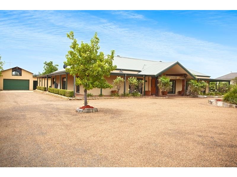 411 Bowood Way, Mount Vernon NSW 2178