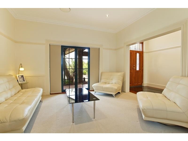 411 Bowood Way, Mount Vernon NSW 2178