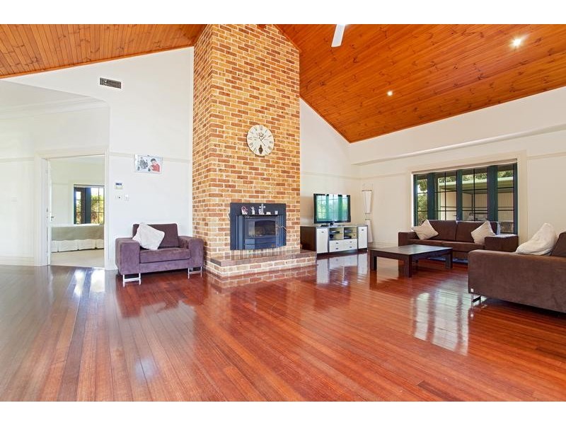 411 Bowood Way, Mount Vernon NSW 2178