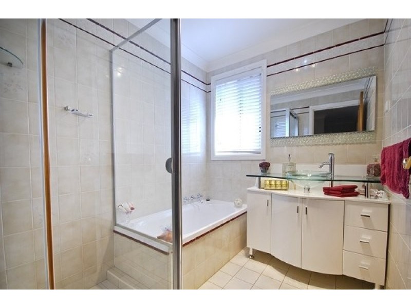 Edensor Park NSW 2176