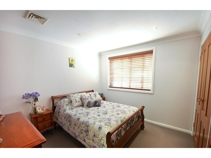 Edensor Park NSW 2176