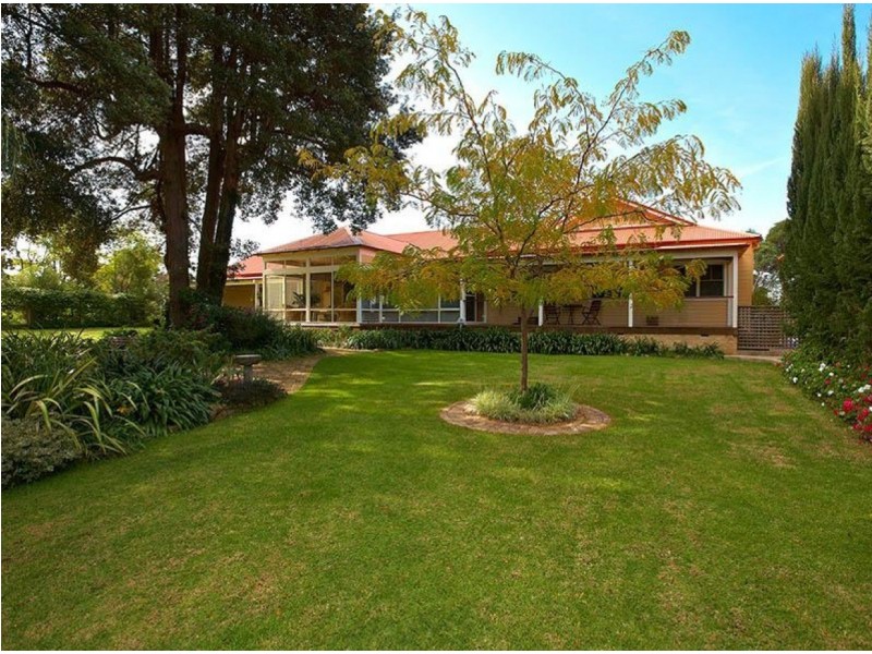 19  Pamela Crescent, Bowen Mountain NSW 2753