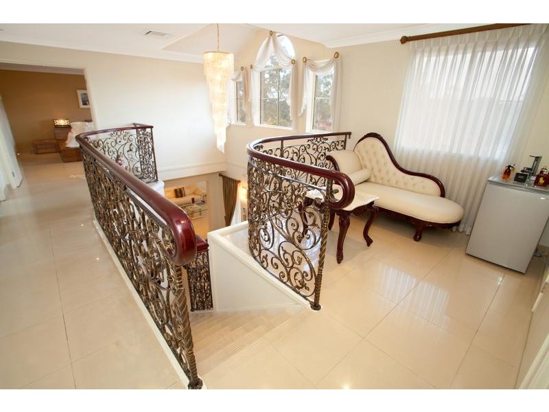 Edensor Park NSW 2176