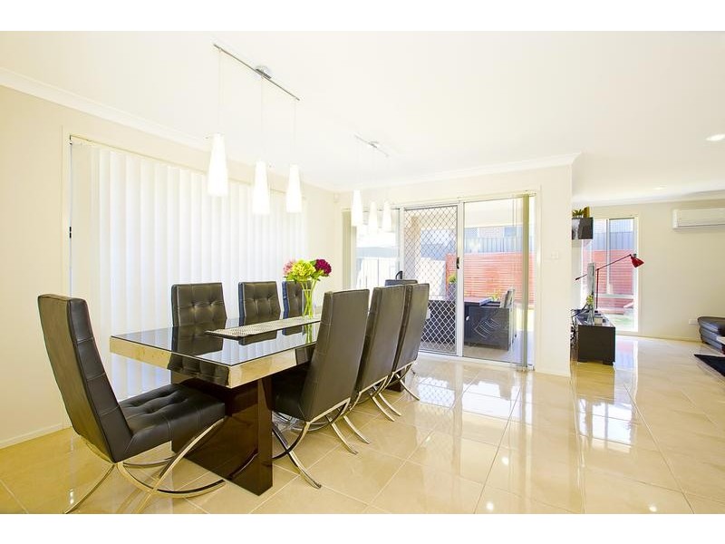 58 Bird Walton Avenue, Middleton Grange NSW 2171