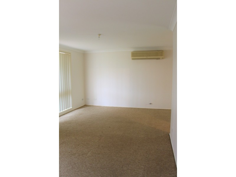 14 Henley Grove, St Clair NSW 2759