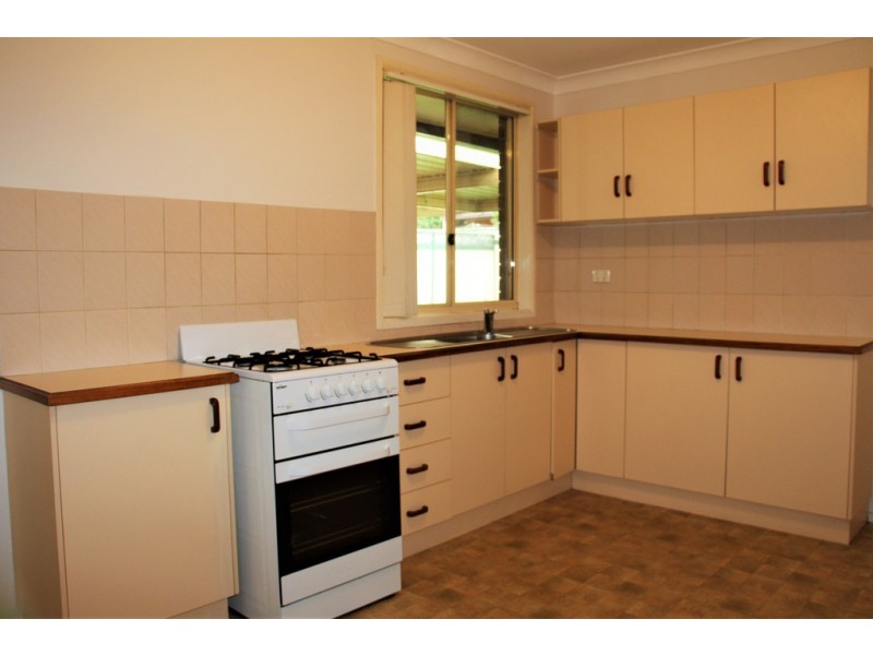 14 Henley Grove, St Clair NSW 2759