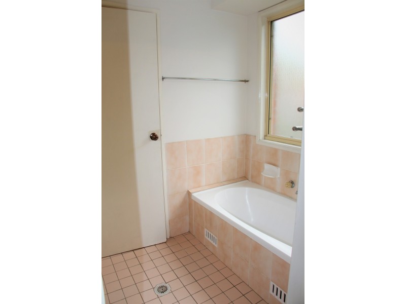 14 Henley Grove, St Clair NSW 2759