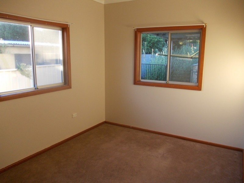 20 Birriley Street, Bomaderry NSW 2541