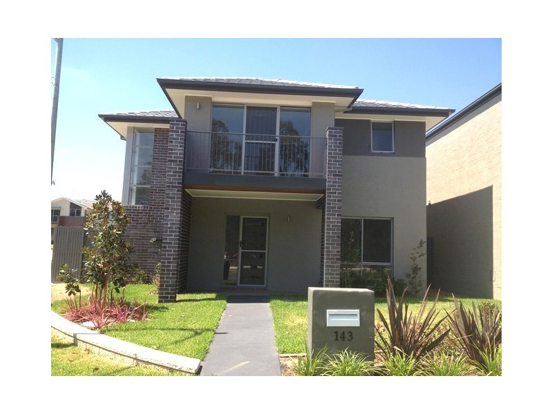 143 Robey Avenue, Middleton Grange NSW 2171