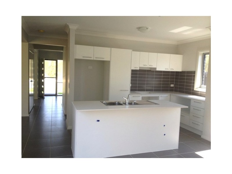 143 Robey Avenue, Middleton Grange NSW 2171